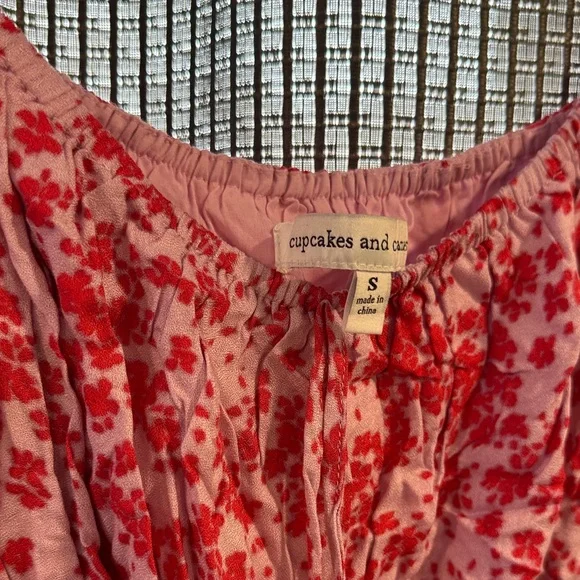 cupcakes & cashmere Floral Midi Dress in Pink and White - Picture 2 of 4